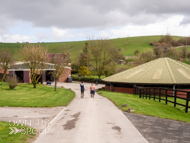 AK060423-89 - Alan King Stable Visit